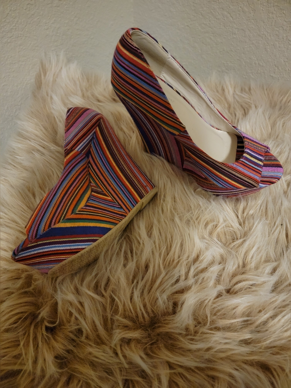 Delicacy Multicolor Striped Wedges - Picture 4 of 4